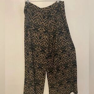 French Laundry Black/Tan print wide-leg pants, size 2X